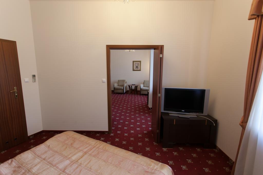Hotel Twins II Varşovia Exterior foto