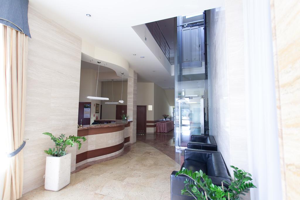 Hotel Twins II Varşovia Exterior foto